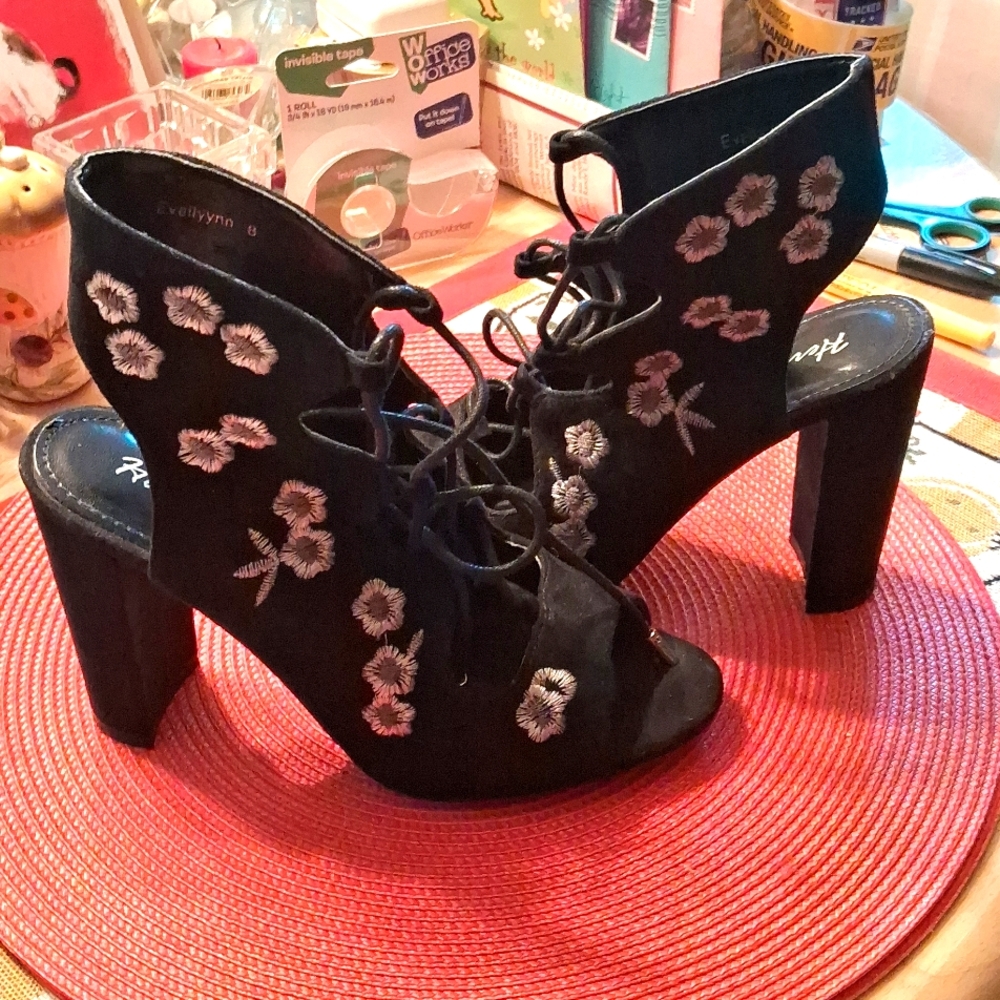 Black"Velvet",Floral Embroidered,Peep Toes,Sexy,Ankle Tie,4",Wedge Heel,Booties
